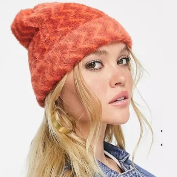 NWT Free People Ziggy Fuzzy Beanie - Picture 1 of 5